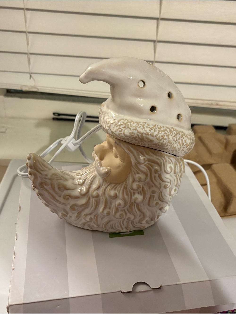 Scentsy Cream and White Ceramic Santa Moon Night Light
